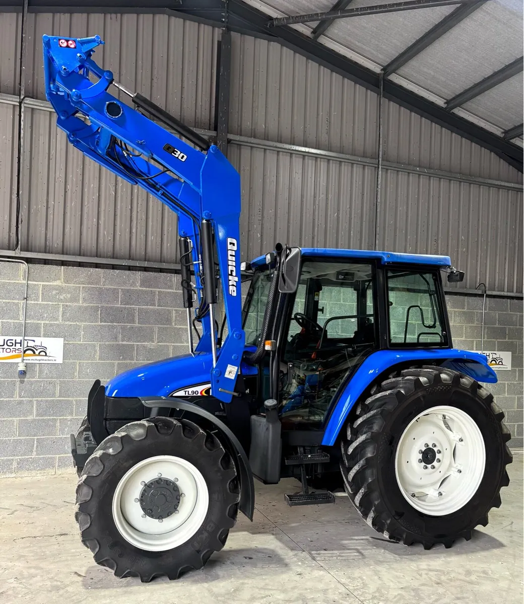 NEW HOLLAND TL90 ** Power Shuttle** - Image 4