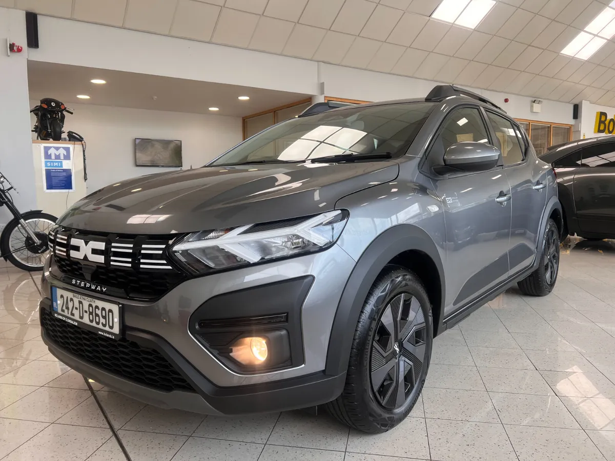 *AUTOMATIC ONLY 3,900 Kms* STEPWAY EXP. AUTOMATIC - Image 1