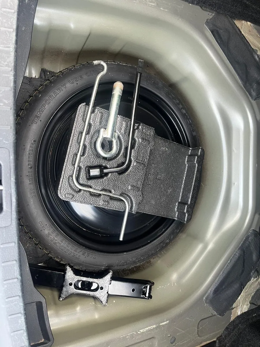 Toyota Corolla Luna 1-4 diesel - Image 2