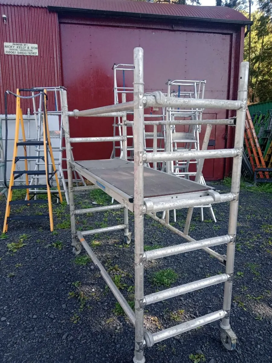 Scaffolding towers - Image 1