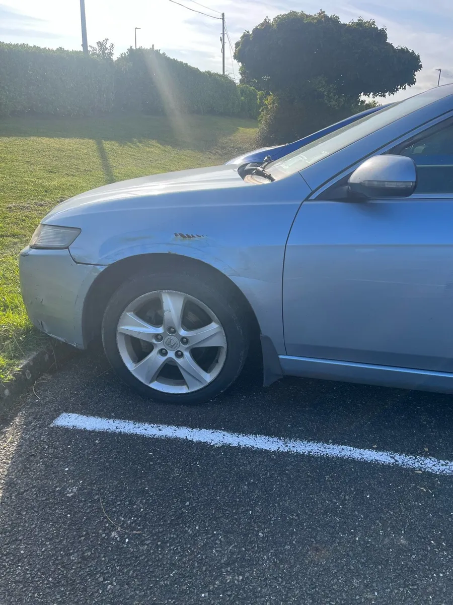 Car - Image 3