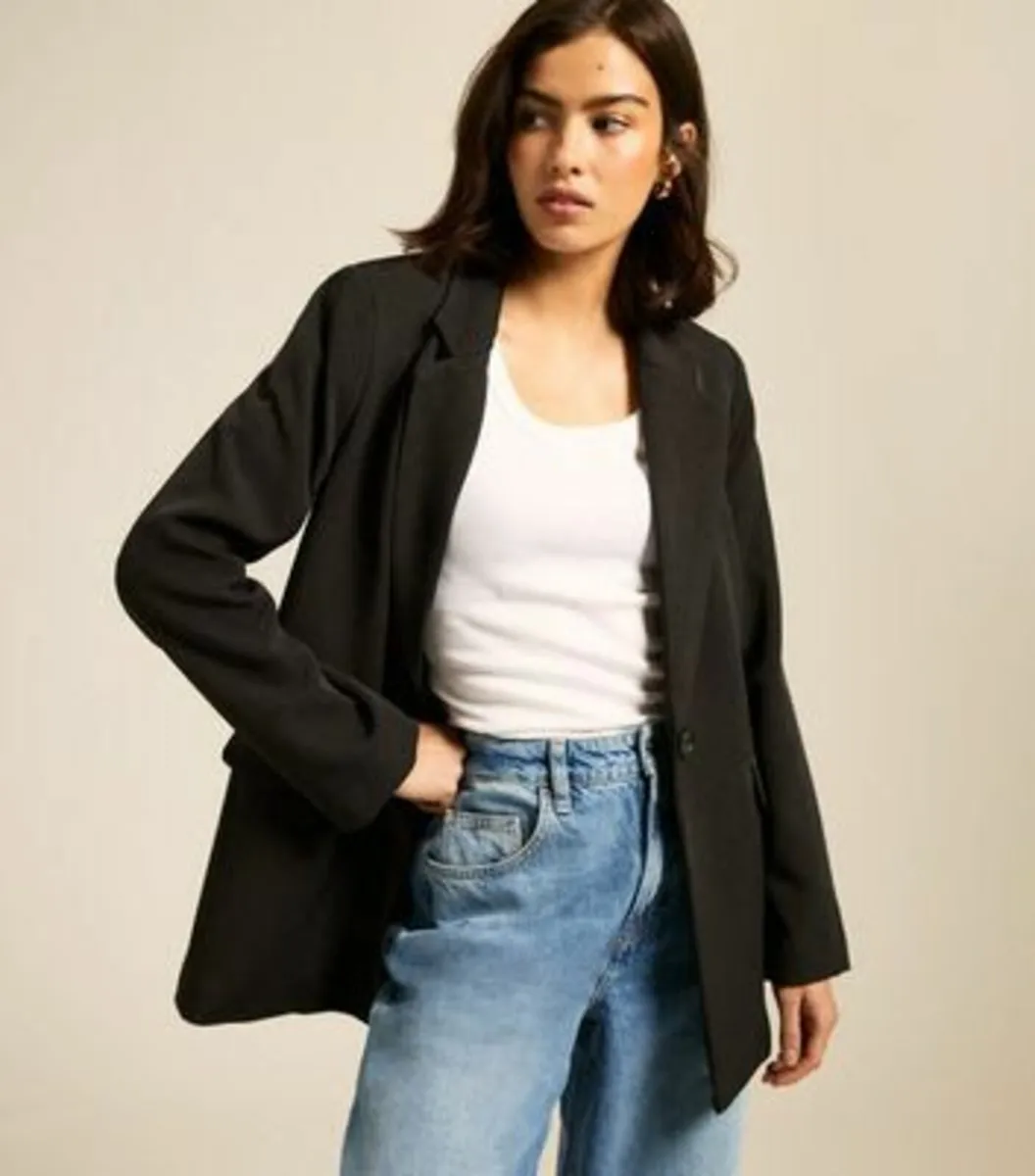 Black Lightweight Single Breasted Blazer