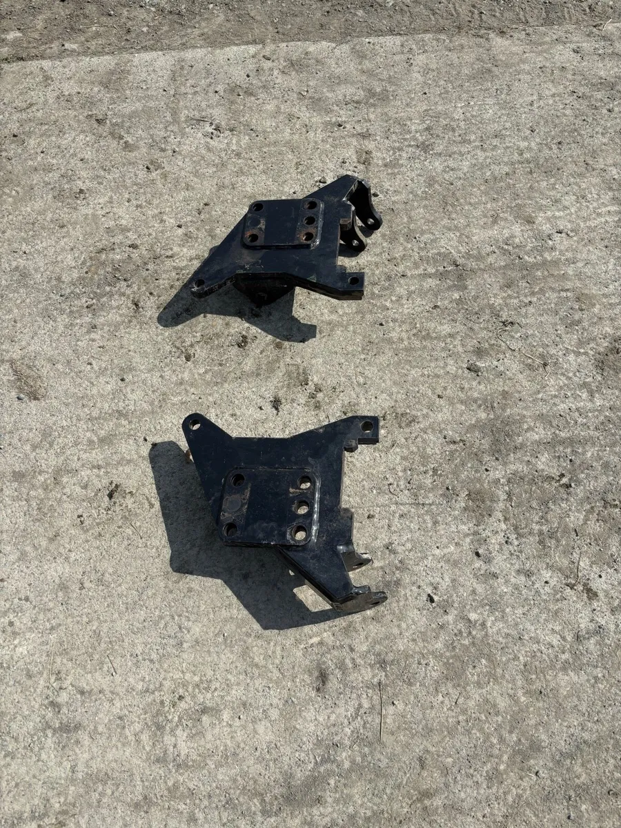 Mconnell axel bracket - Image 1
