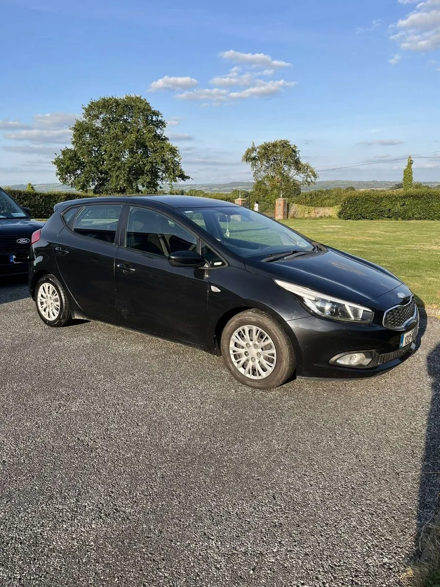 car - Image 1