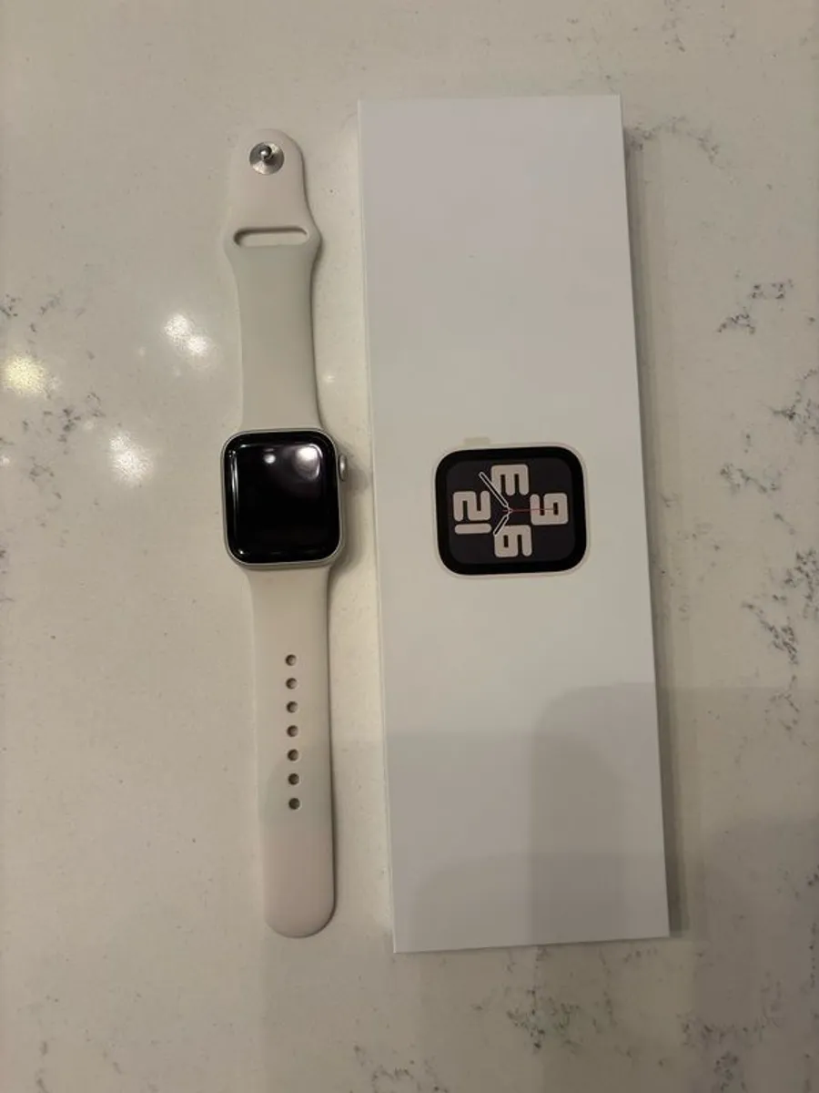 Apple Watch SE (Gen 2) 40mm - Image 1