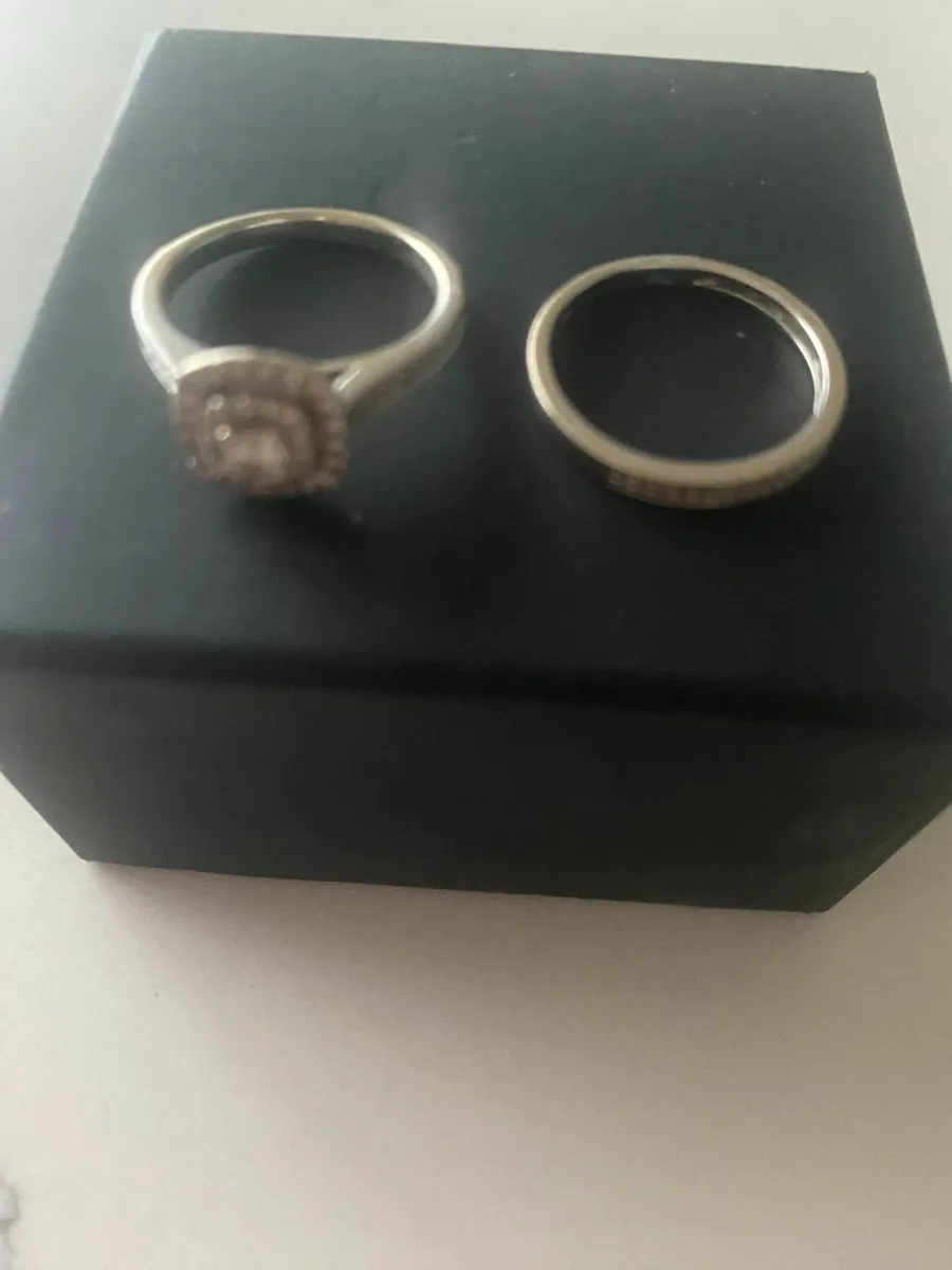 Wedding Ring and Engagement Ring EUR250!
