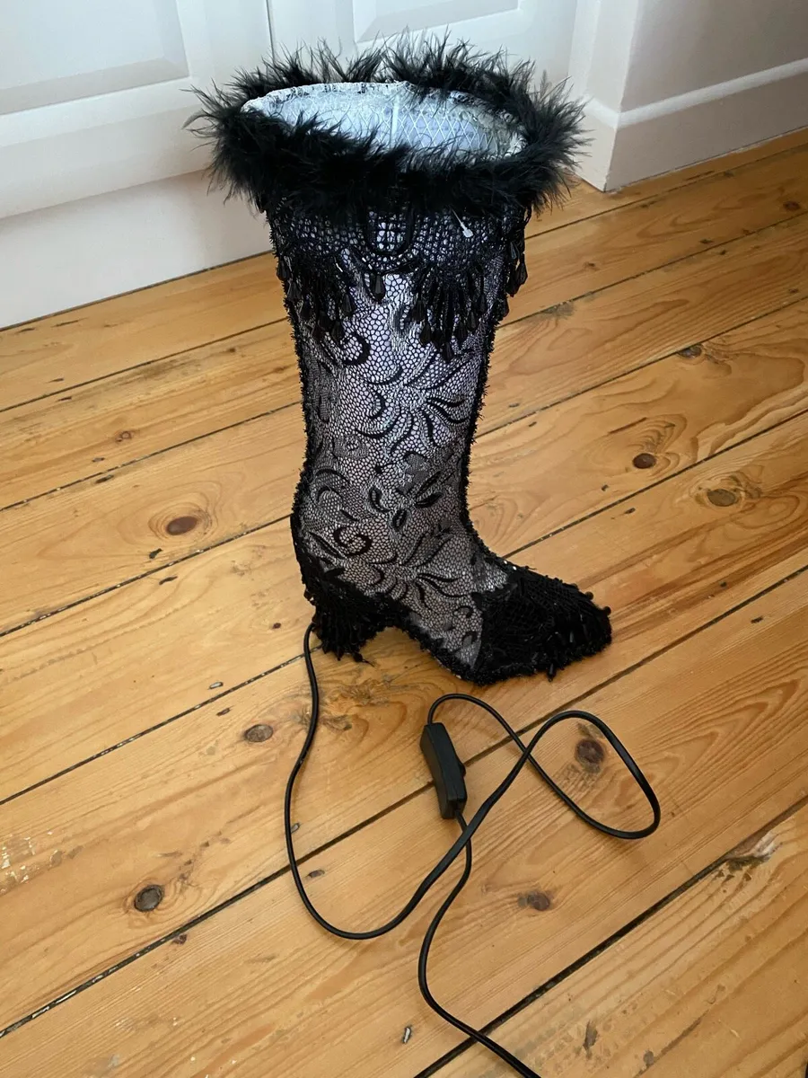 NEW Lamp in the shape of a Boot, in-line switch - Image 4