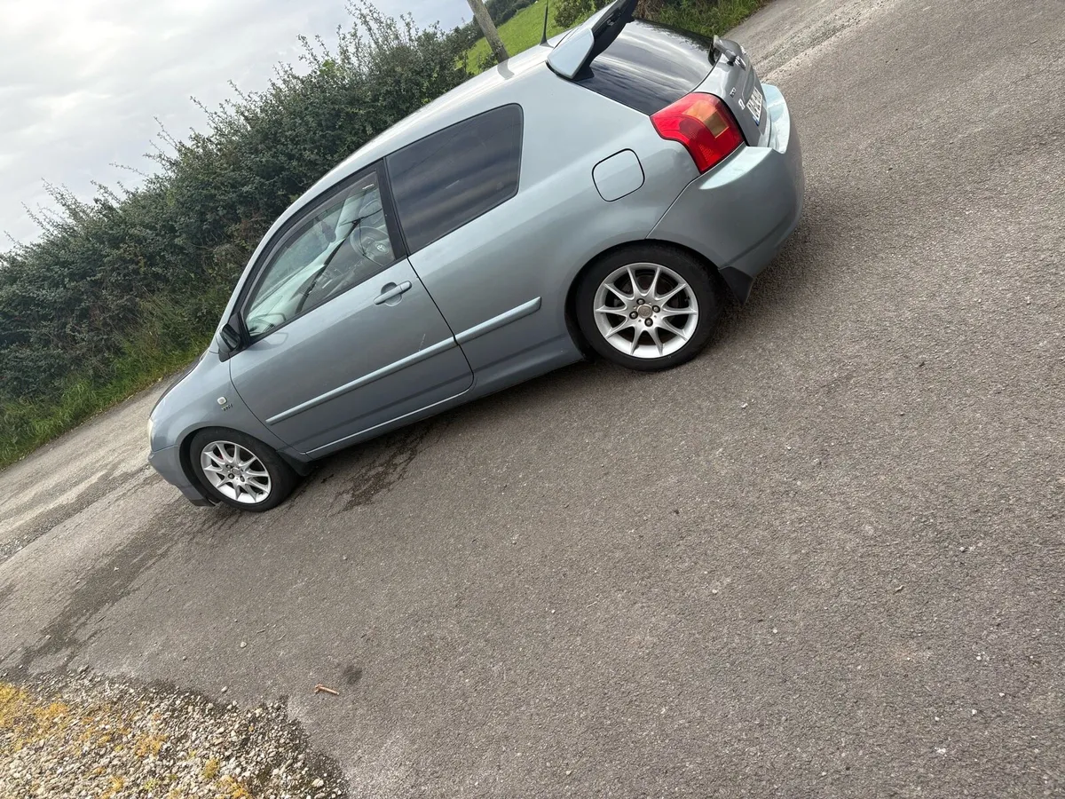 2004 Toyota Corolla - Image 3