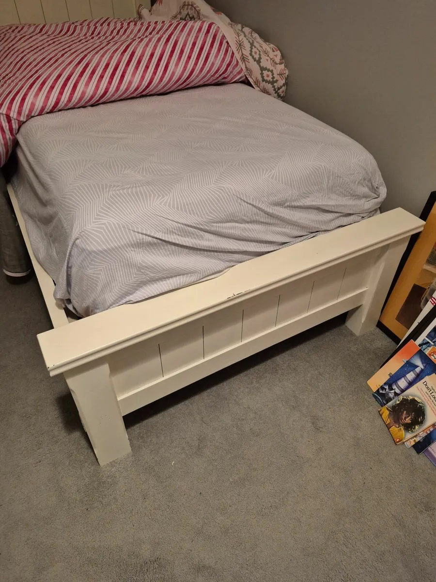 Single beds - Image 3
