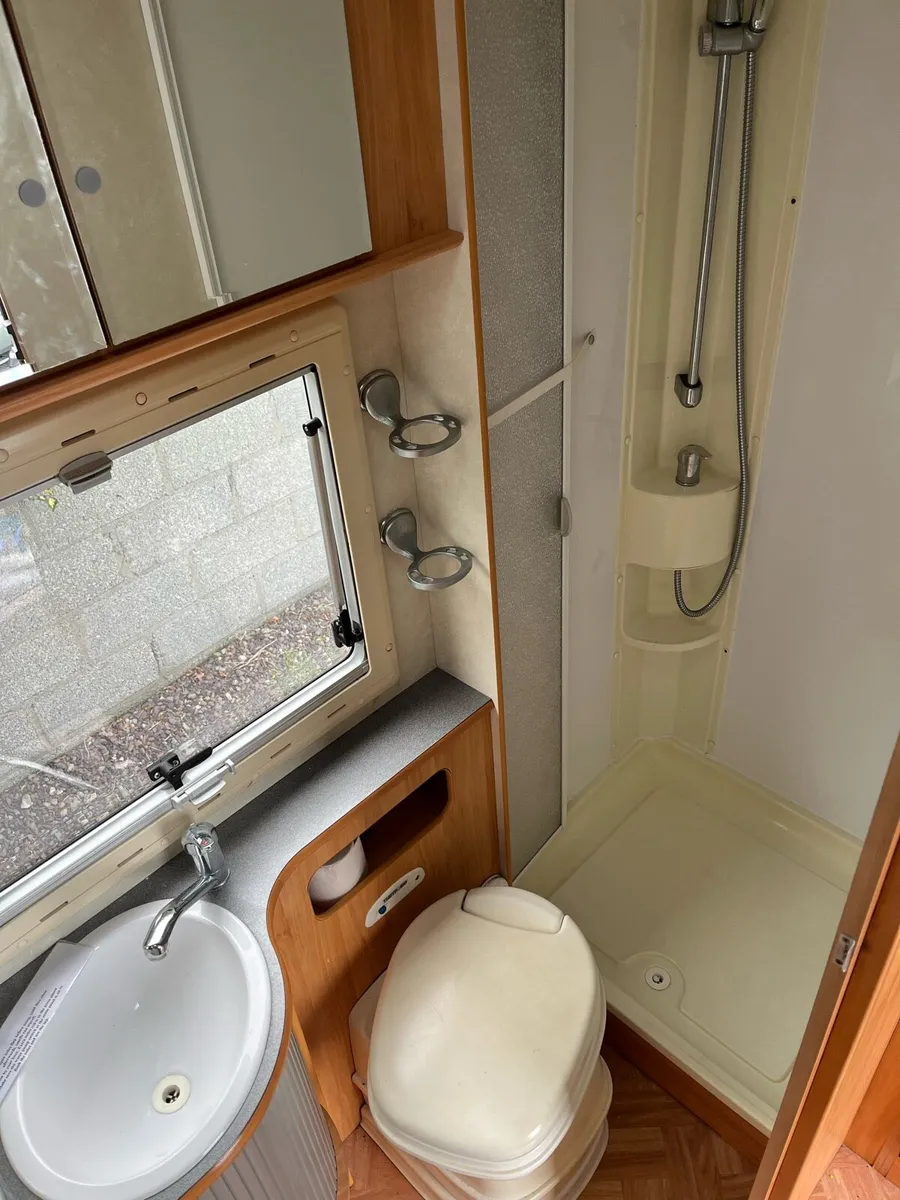 2004 Adria Coral 5 Berth - Image 4