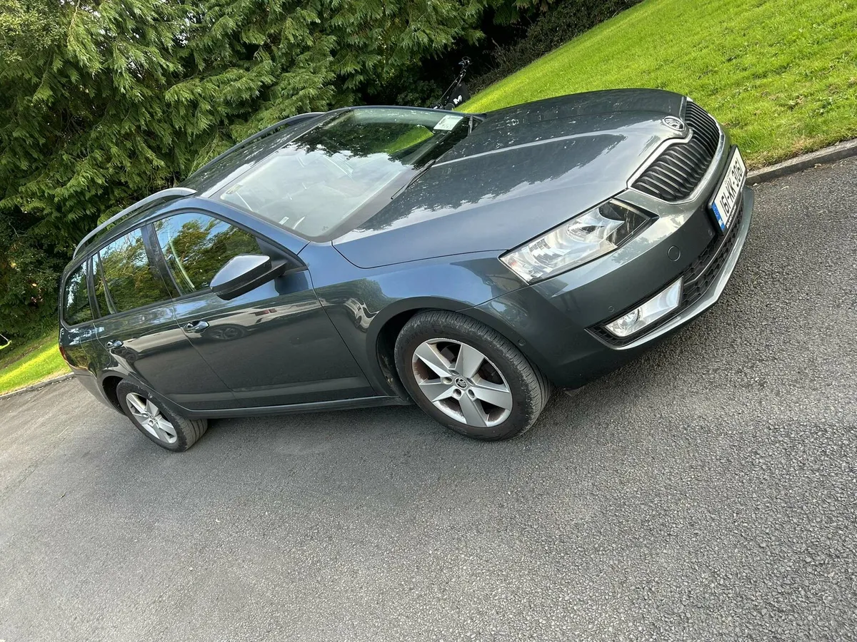 Skoda Octavia LOW MILEAGE - Image 2