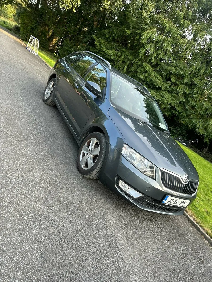 Skoda Octavia LOW MILEAGE - Image 3