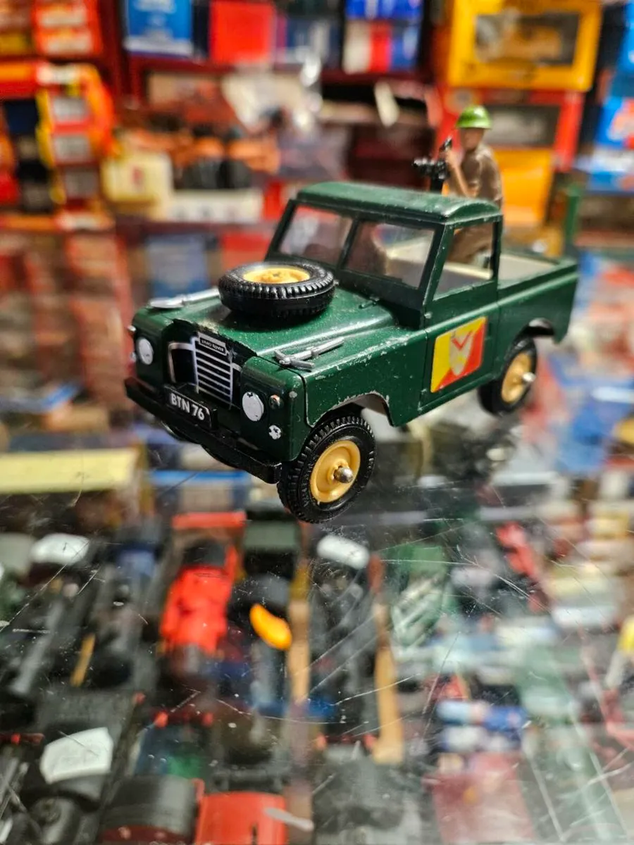 Britain's British Army Landrover - Image 1