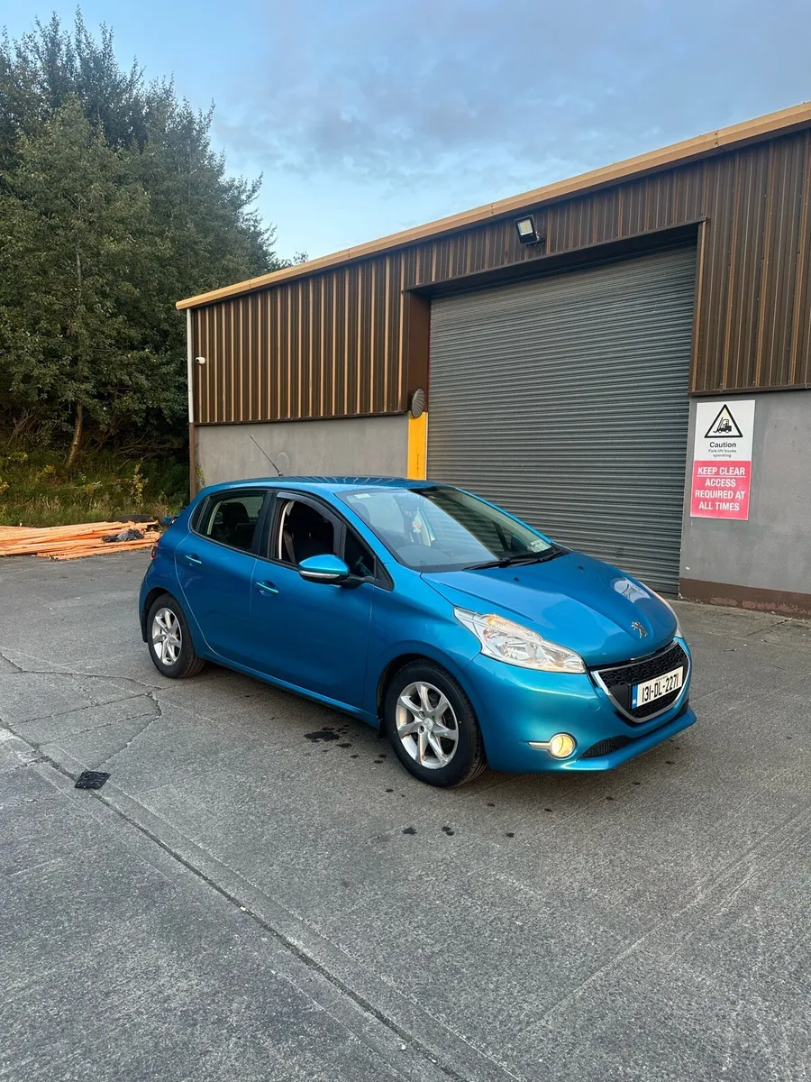 Peugeot 208 - Image 1