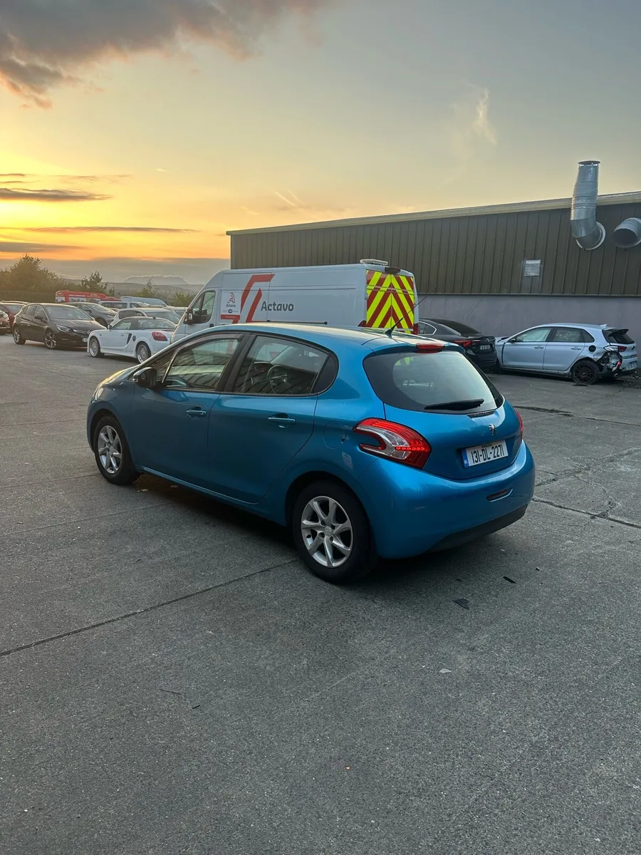 Peugeot 208 - Image 3