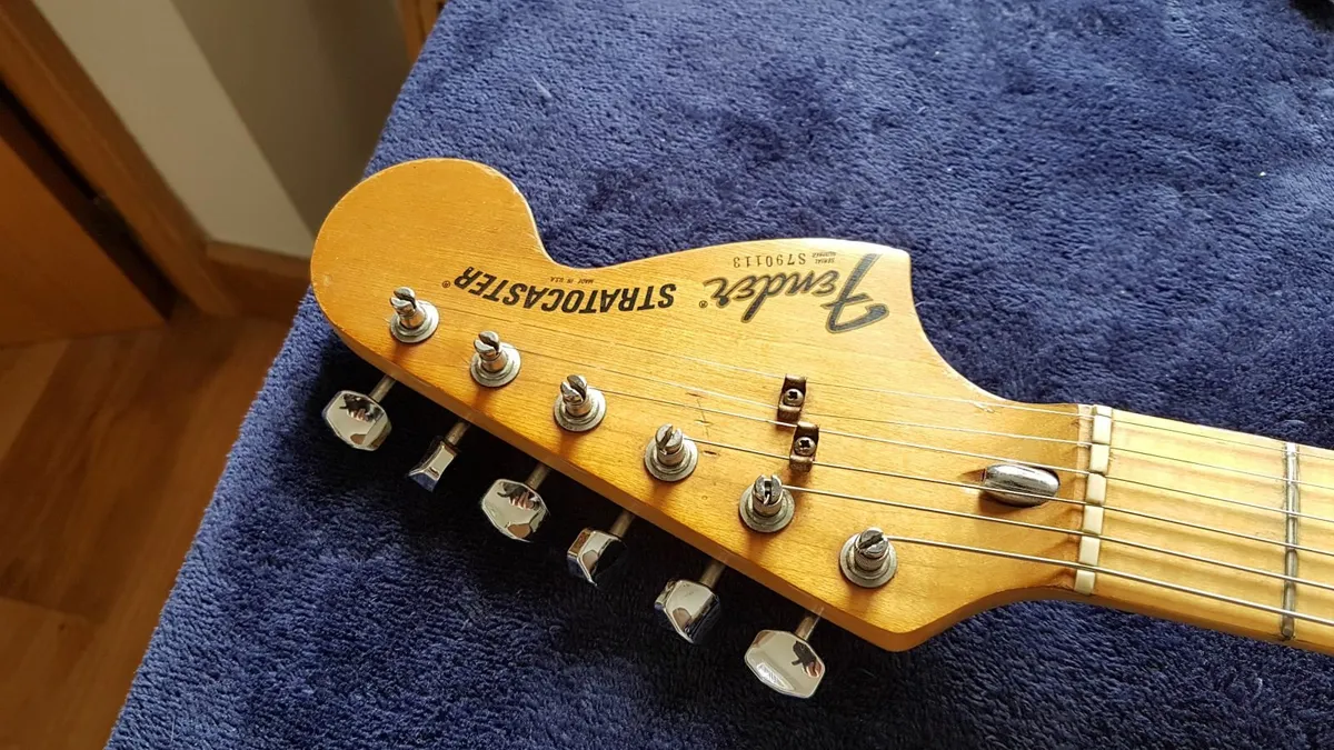 1977 Fender Stratocaster - Image 2