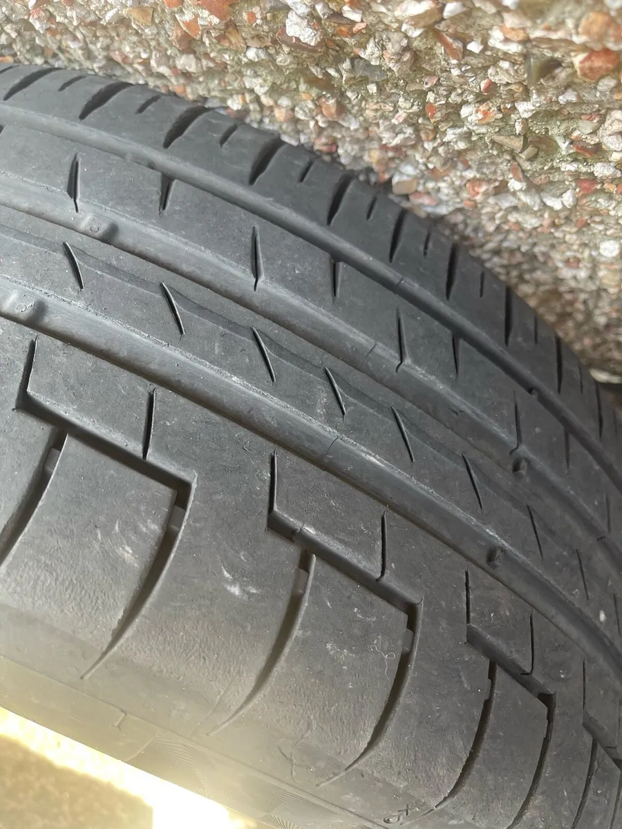 Alloys wheel with tyre - Image 3