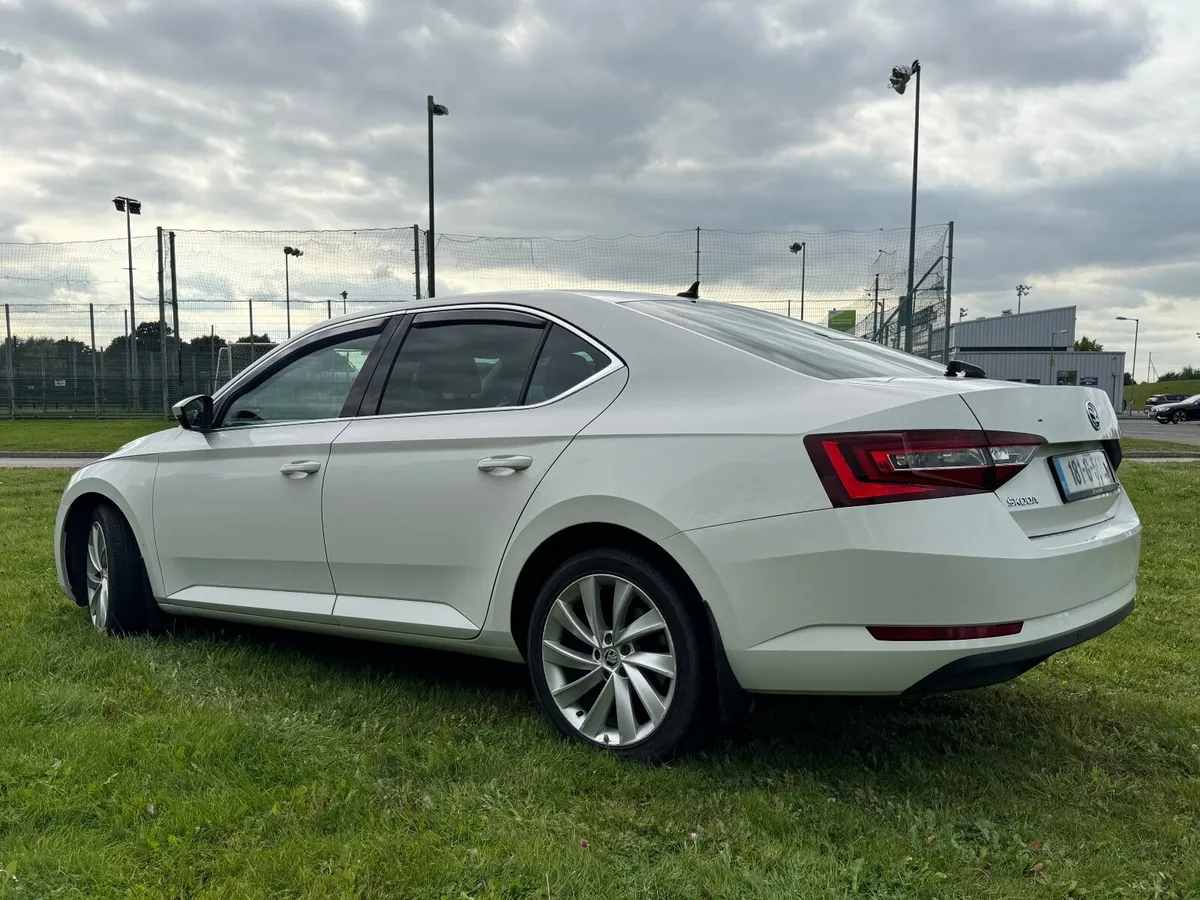 Skoda Superb 2018 QUICK SALE - Image 4