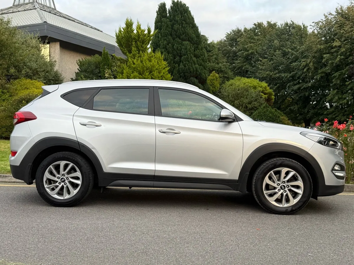 2016 HYUNDAI TUCSON EXECUTIVE **HIGH SPEC** - Image 3