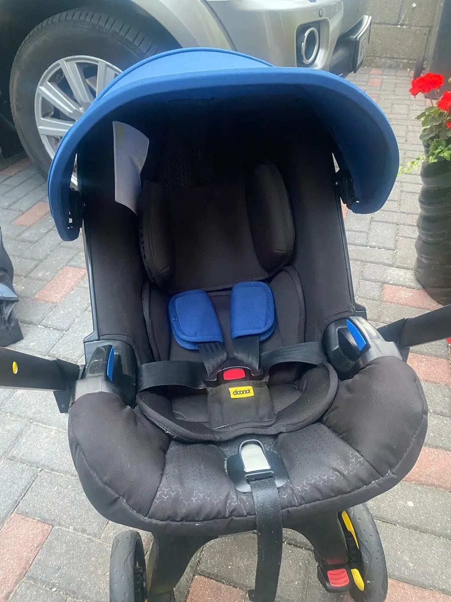 Doona car seat/stroller - Image 3