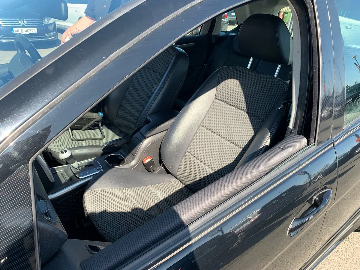 Low mileage reliable Mercedes B180 family car - Image 3