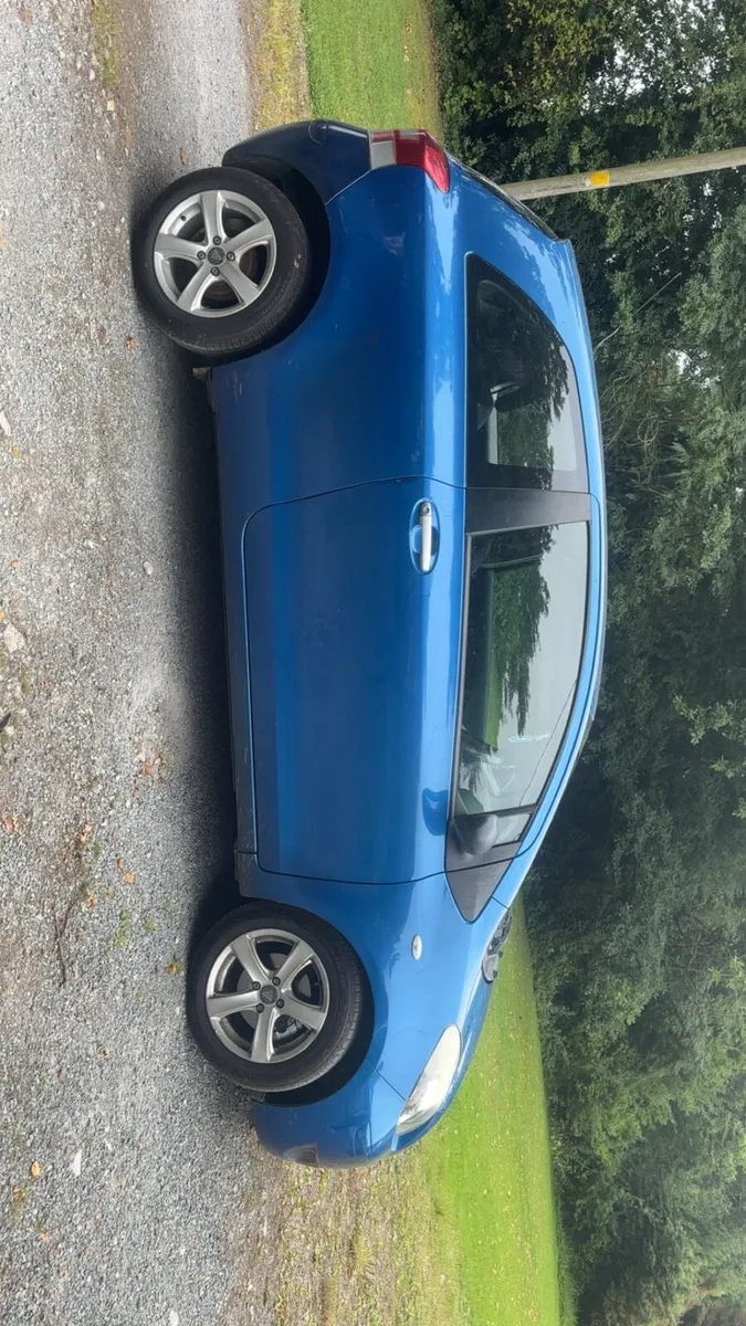 Toyota Yaris 2010 - Image 3