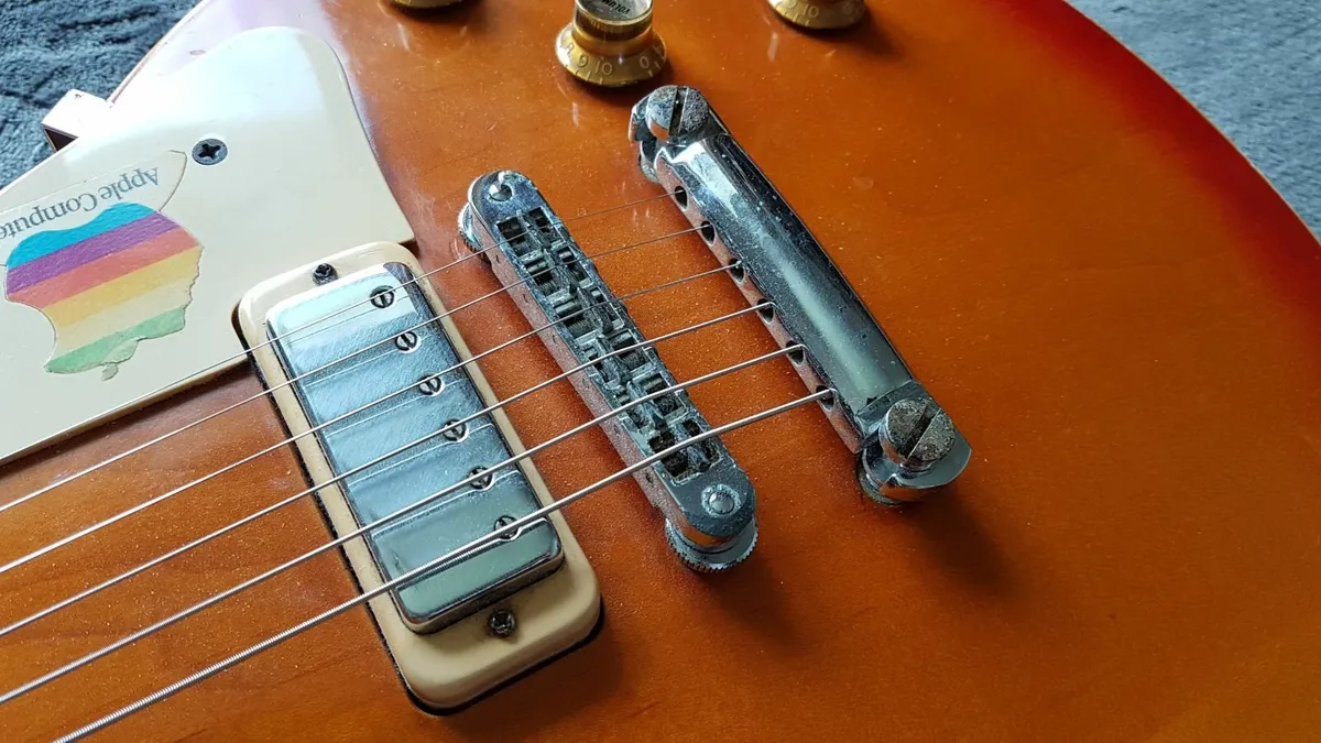 1978 Gibson Les Paul Deluxe - Image 2