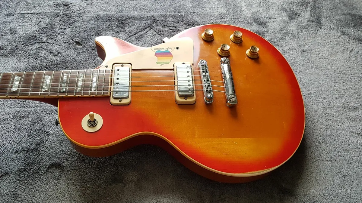 1978 Gibson Les Paul Deluxe - Image 1