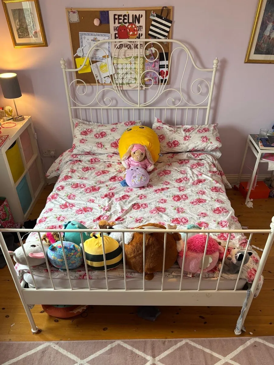 Double bed - Image 1