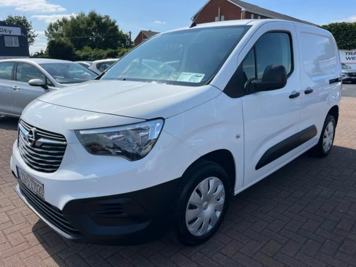 Opel Combo L1h1-1.5 100ps-dsl-6sp-my22 5D - Image 2