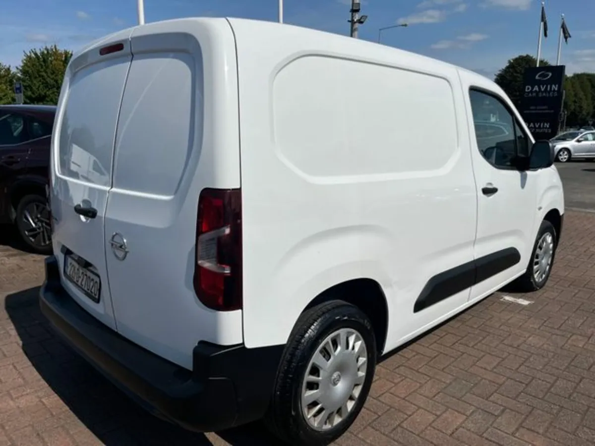 Opel Combo L1h1-1.5 100ps-dsl-6sp-my22 5D - Image 4