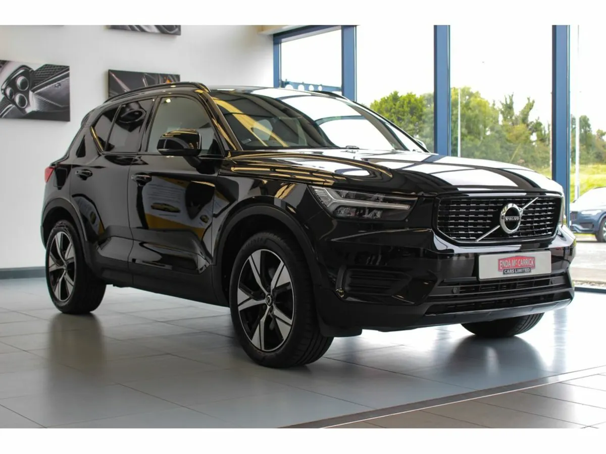 Volvo XC40 T4 R Design 1.5 208BHP 5D - Image 2