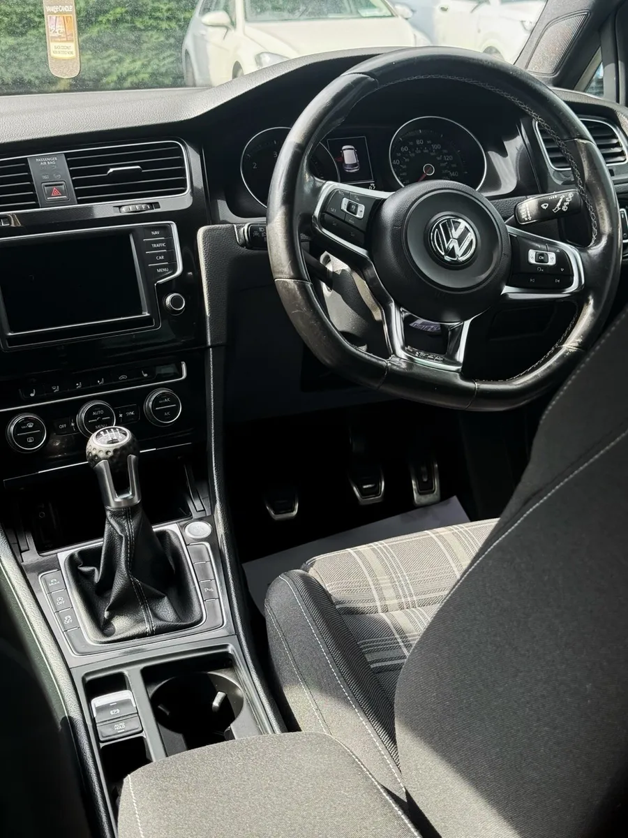Volkswagen Golf GTD 2015 - Image 2