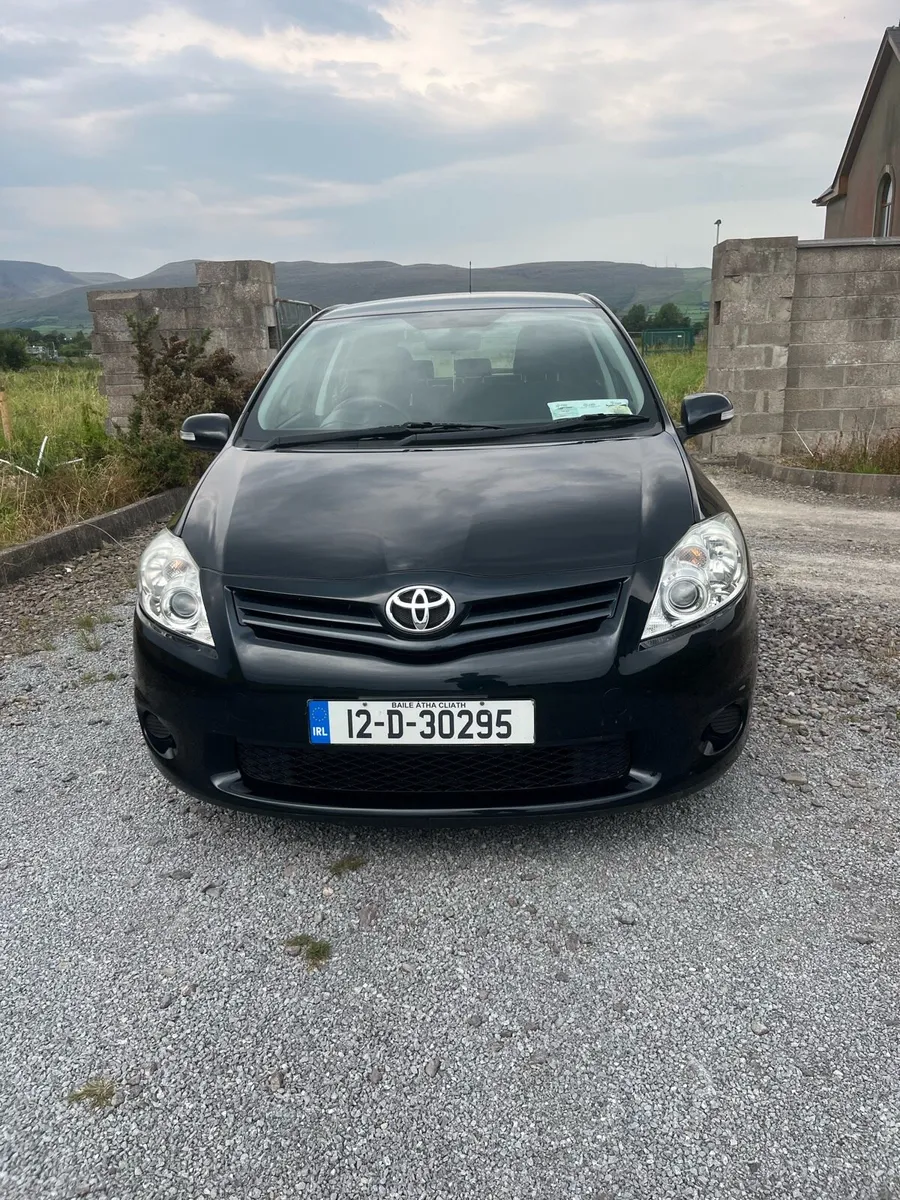 2012 Toyota auris low milage - Image 3