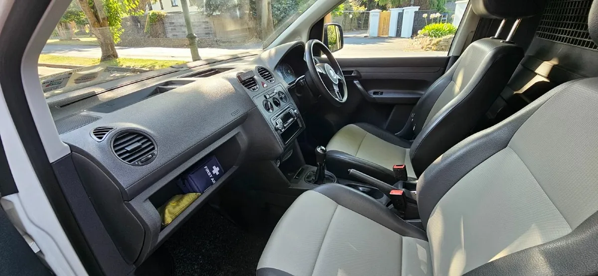 Volkswagen Caddy 2014 - Image 2
