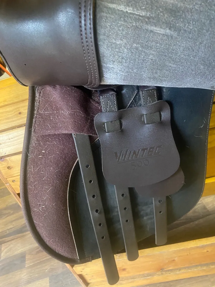 17” Wintec 500 brown adjustable saddle - Image 4