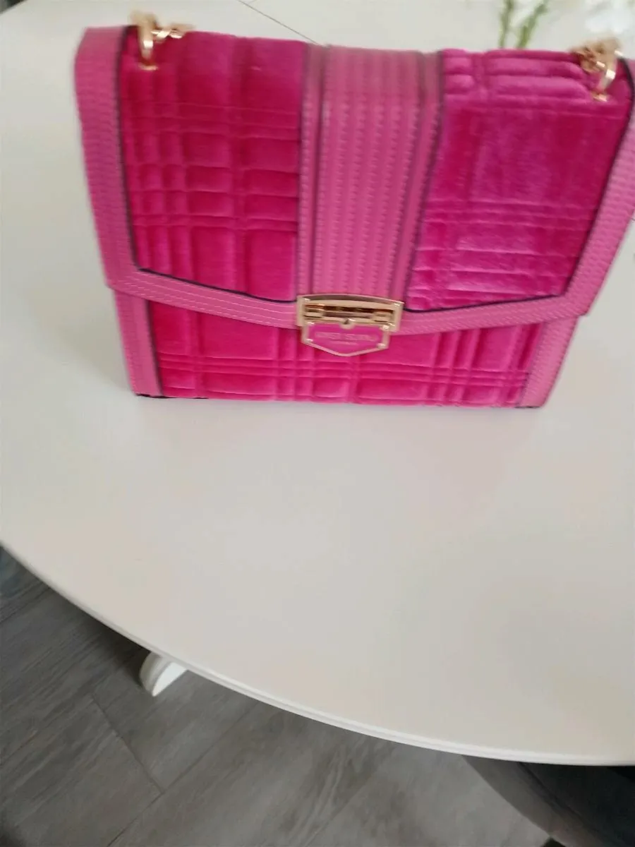 Ladies hand bag - Image 1