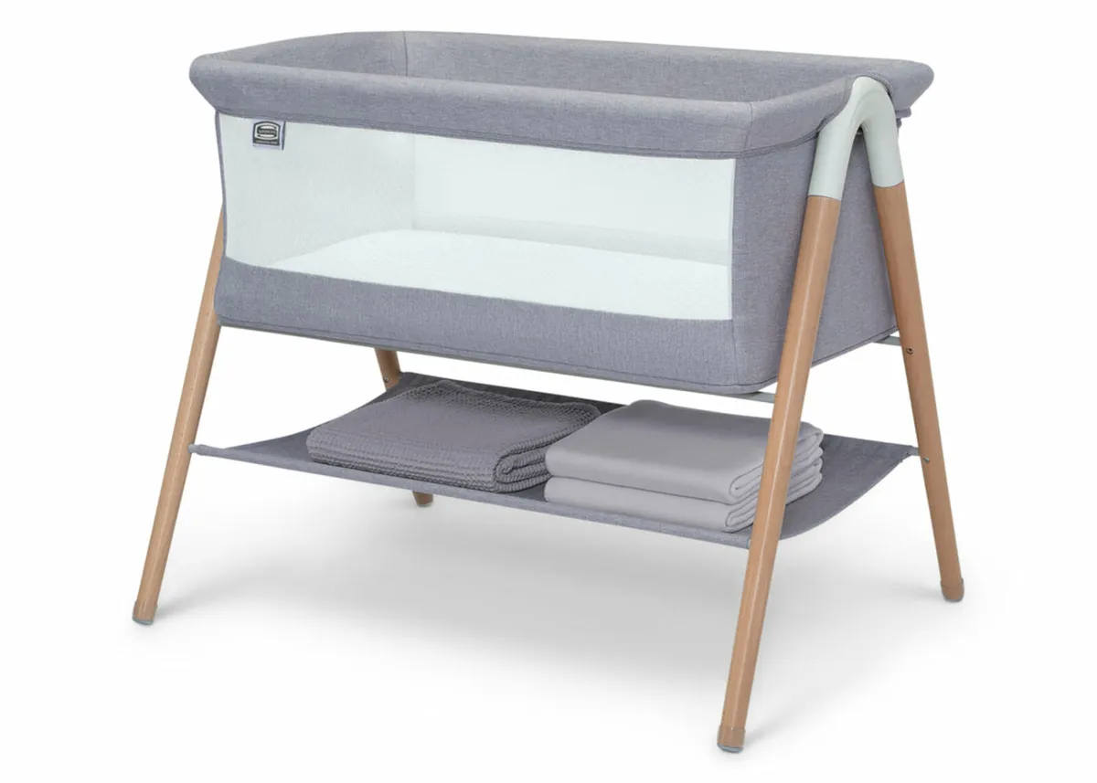 Babylo bedside crib as new - Image 4