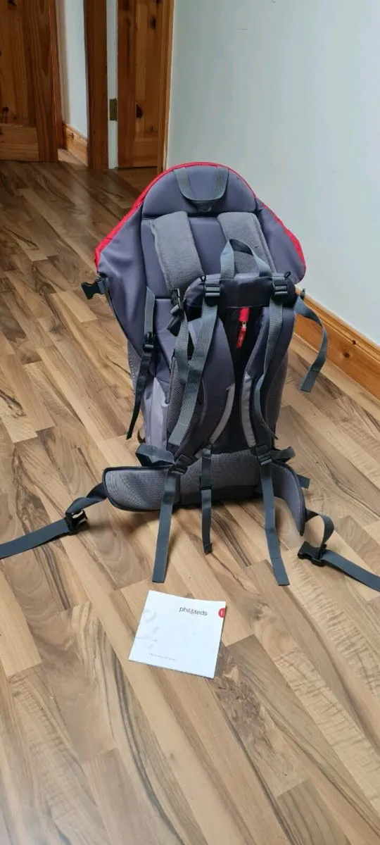 Phil & Teds hiking backpack baby carrier escape - Image 1