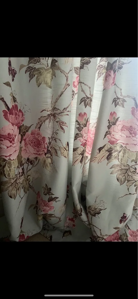 Curtains - Image 1