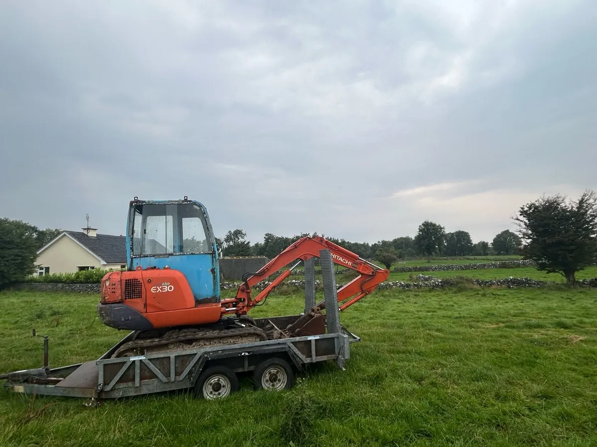Hitachi EX 30 Digger - Image 4
