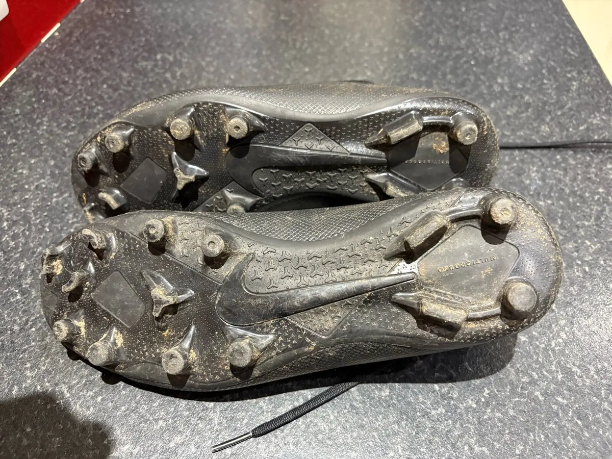 Football boots - Image 3