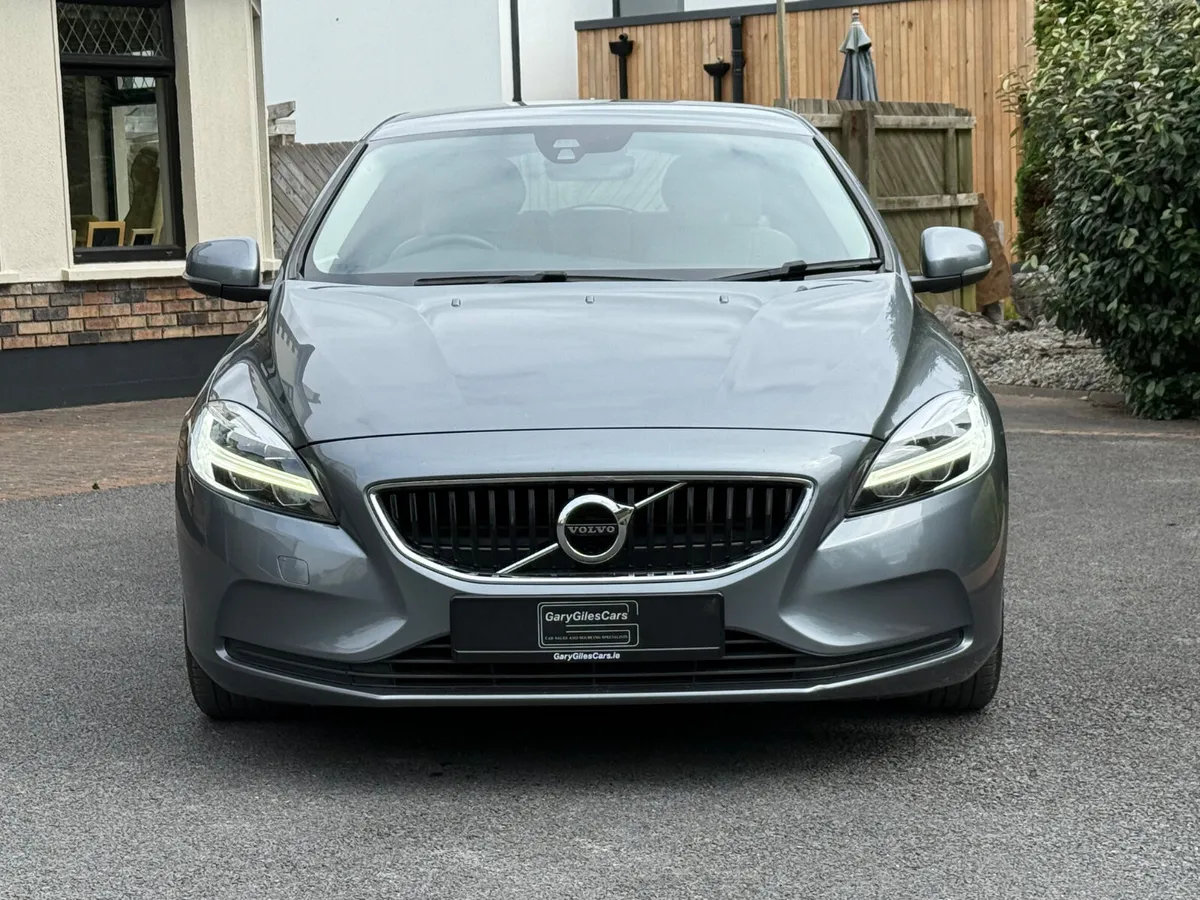 Low Kms Volvo V40! - Image 2