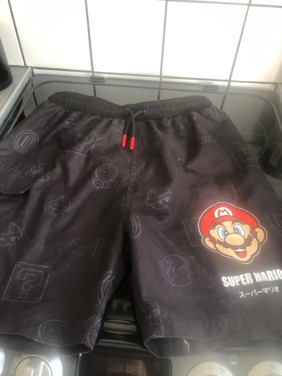 Boys super Mario shorts age 13/14 €3 - Image 4