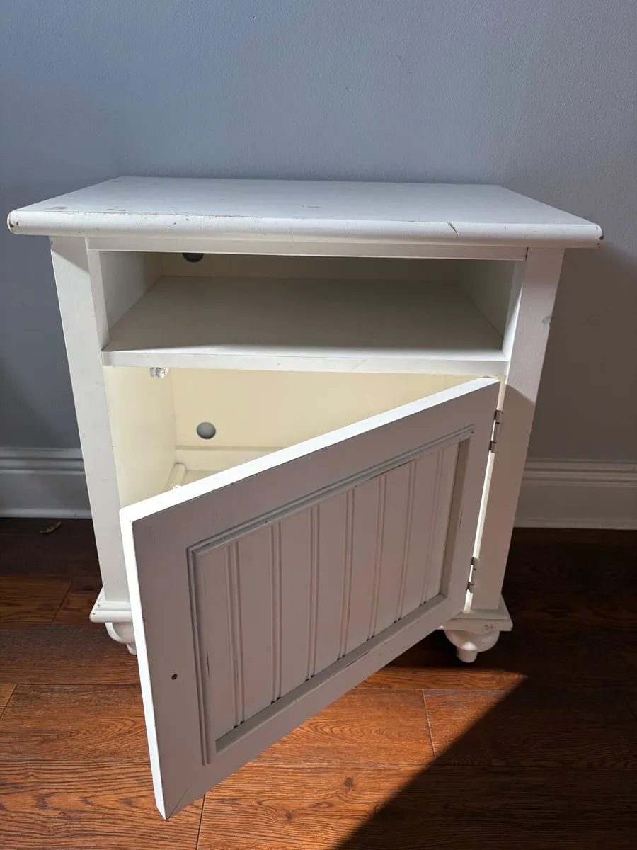 US made bedroom side table - Image 1