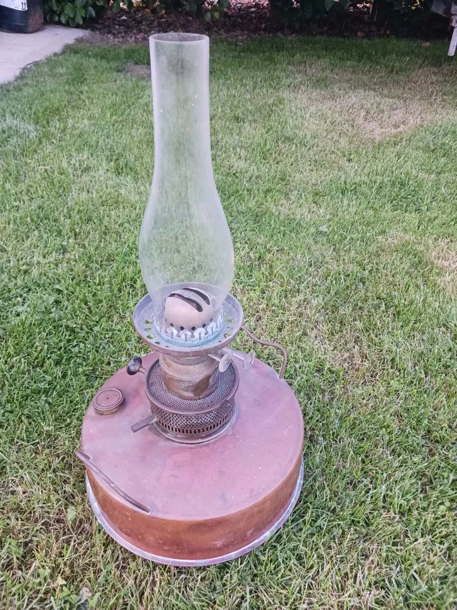 Copper oil lamp - Image 1