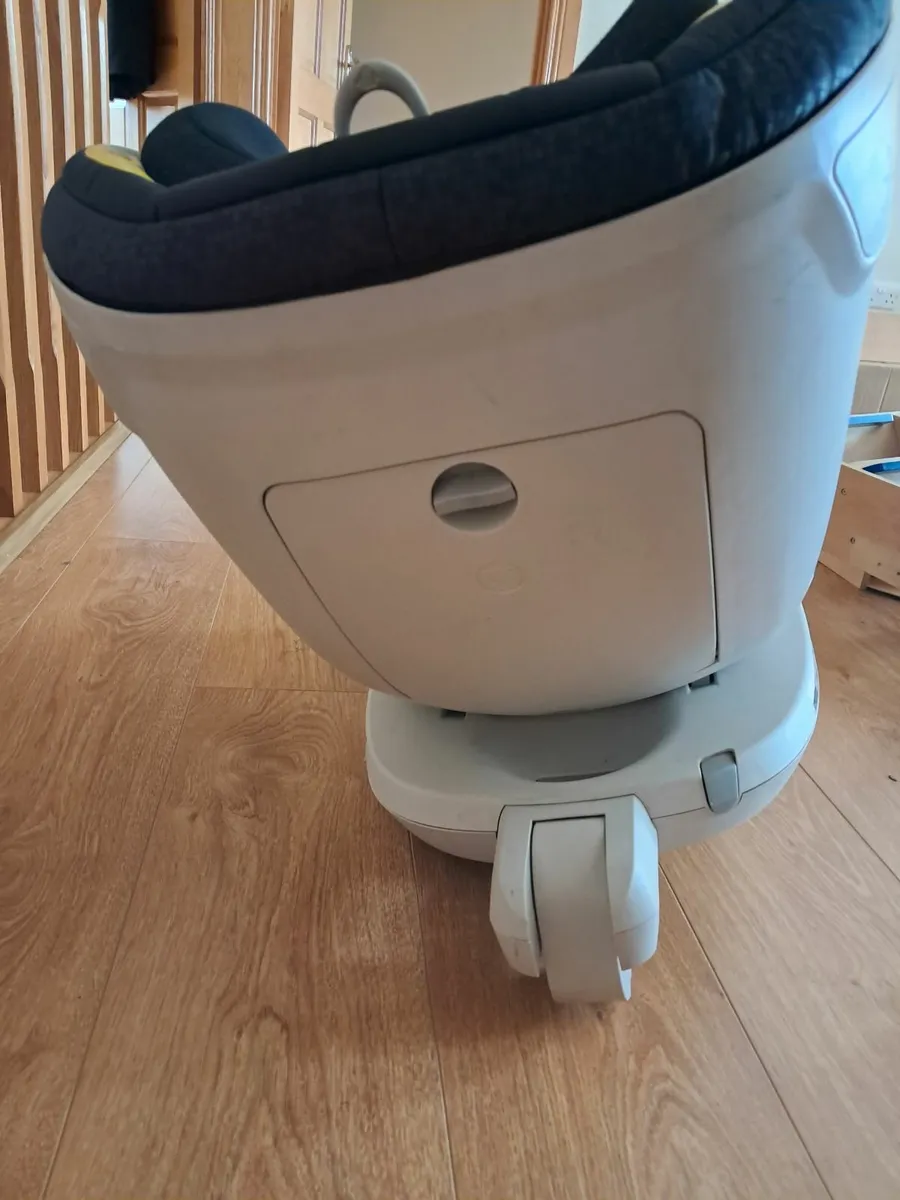 Car Seat Britax 0-18kg (swivel seat with isofix) - Image 4