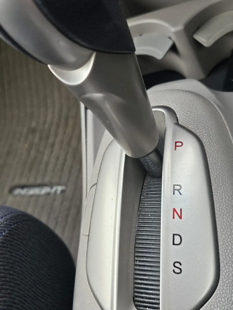 Honda Insight 1.3L hybrid automatic €3650 - Image 2