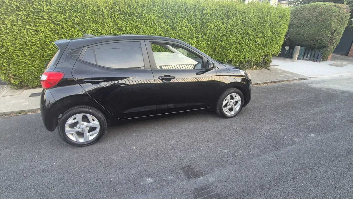 Hyundai i10 automatic - Image 3