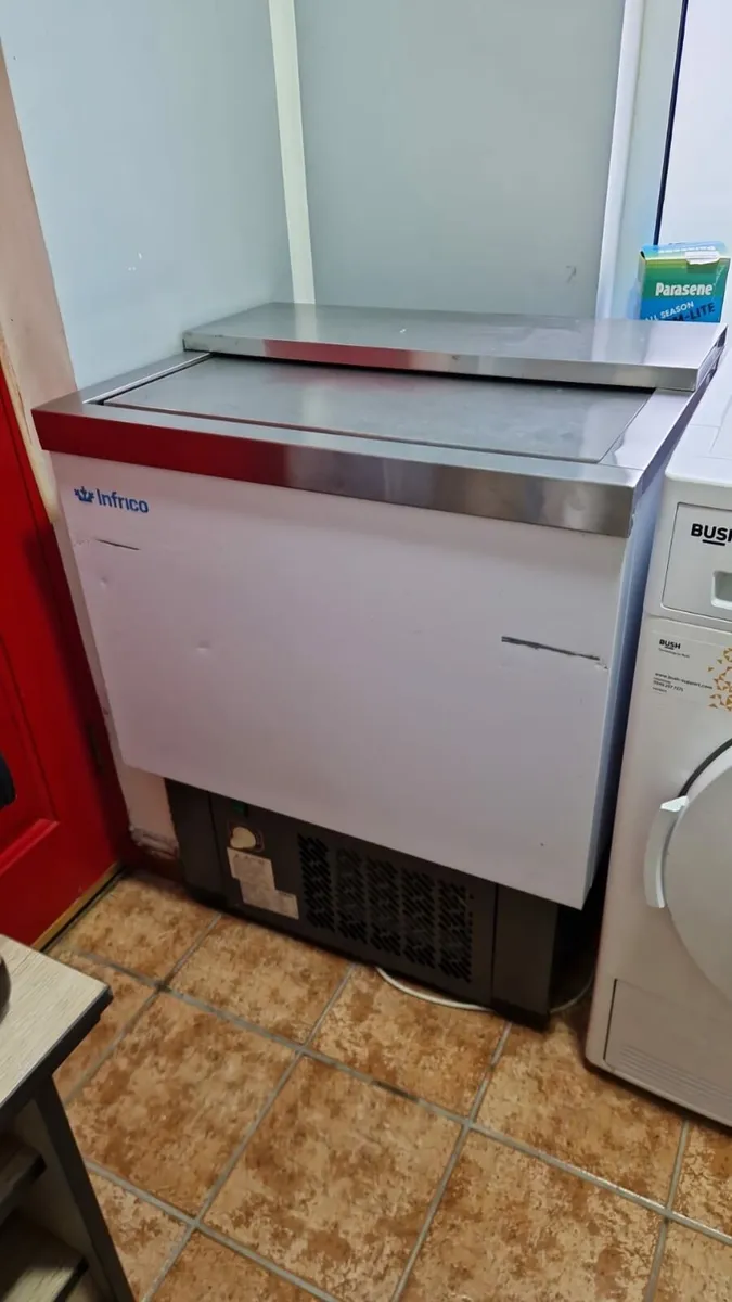 Commercial fridge - Image 1